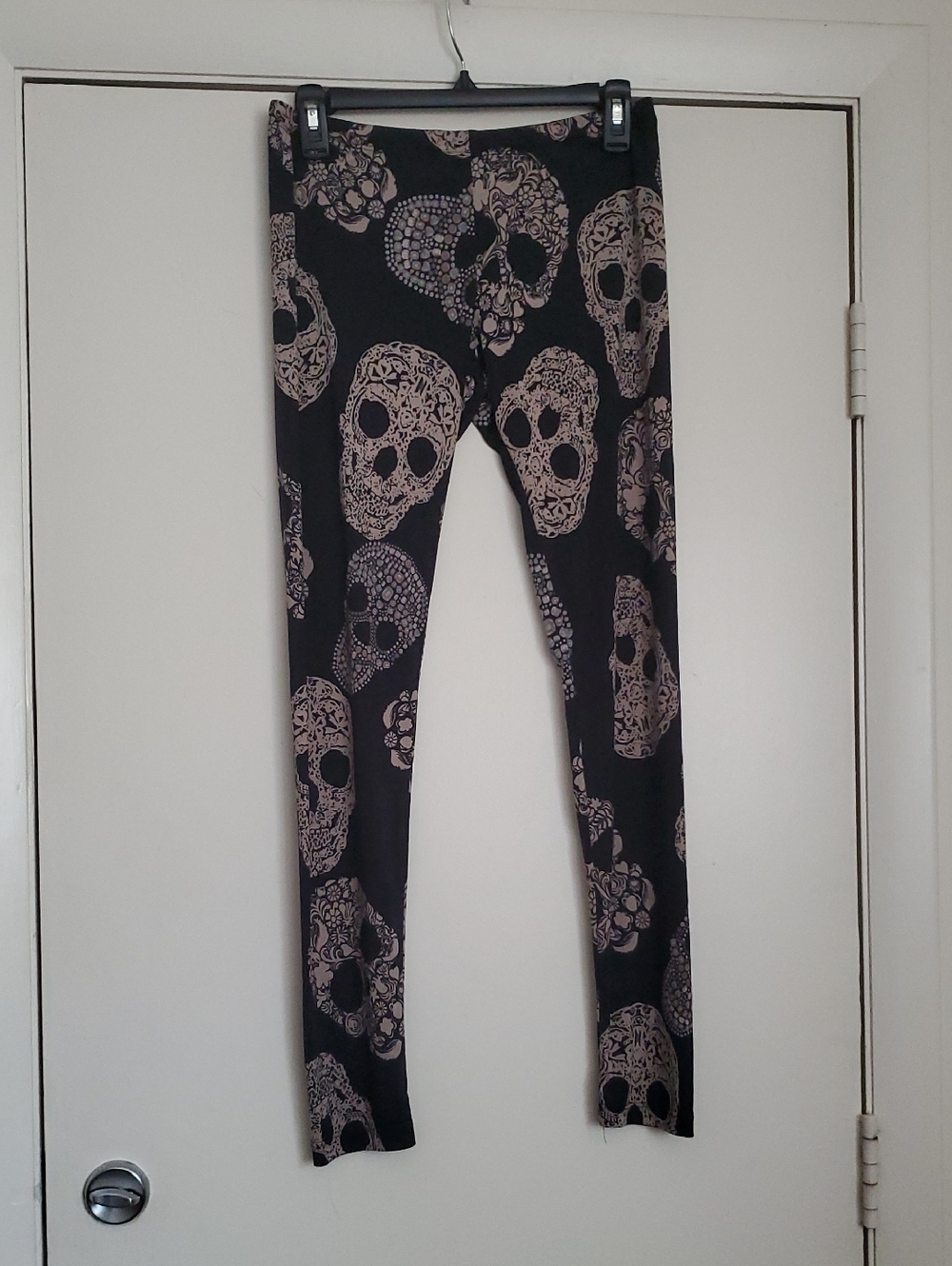 See You Monday Black Leggings with Beige Skull Print